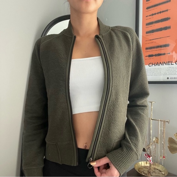 Lululemon On Repeat Bomber in Forest Green 2 NWOT - Picture 2 of 15